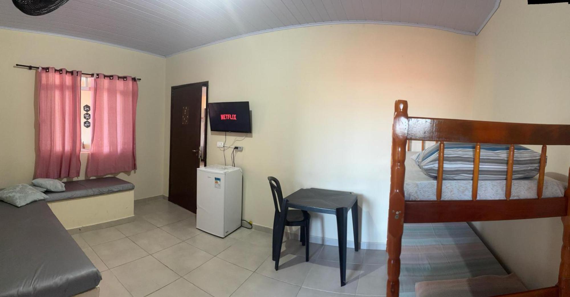Pensión Fenix,com Piscina -250 Metros Da Pontal do Paraná